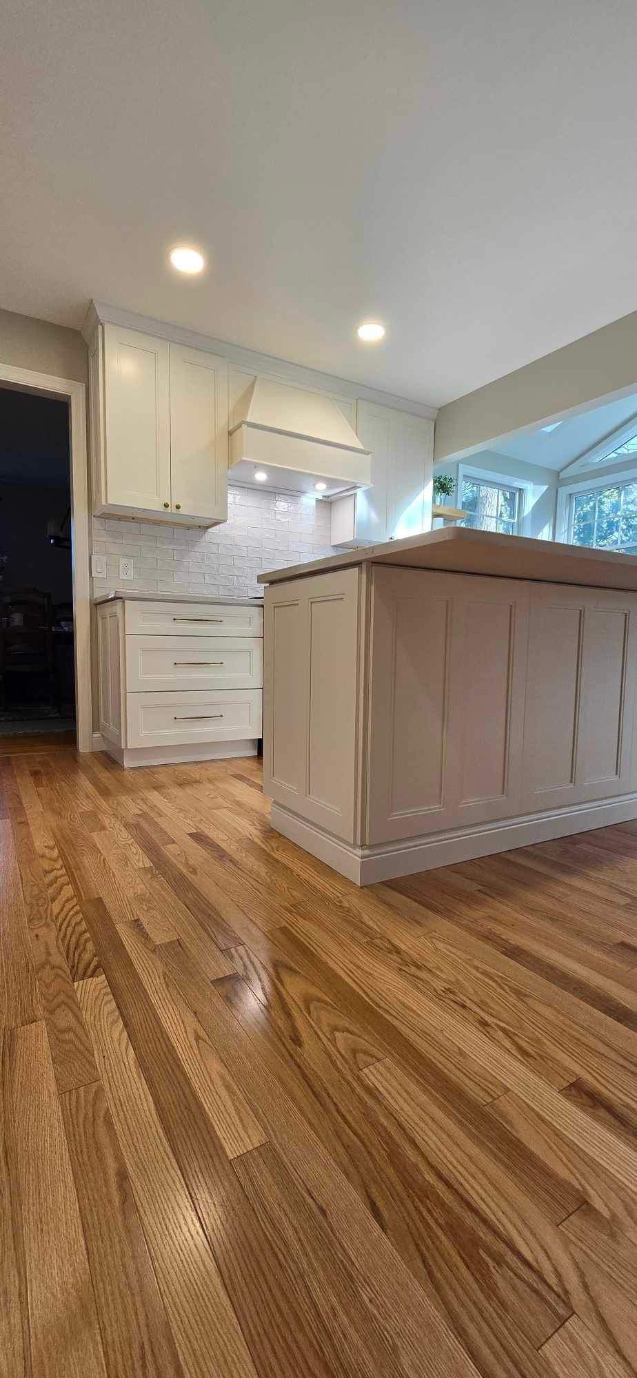 Center Island & White Cabinets